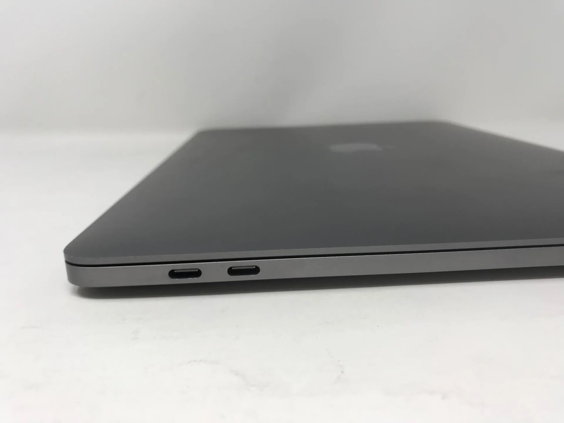 Apple MacBook Pro 13.3" Touch Bar A2159 2019 I5-8257U 8GB RAM 256GB SSD